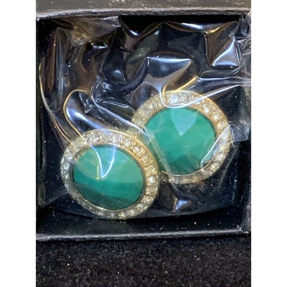 Avon Dramatic Embellished Green Earring Set (1569-A-B) - Picture 3 of 3